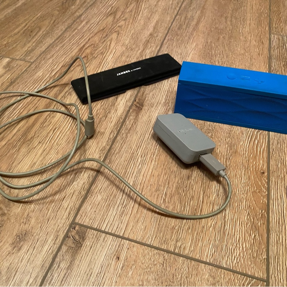 Blue Jambox Portable Speaker with Charger